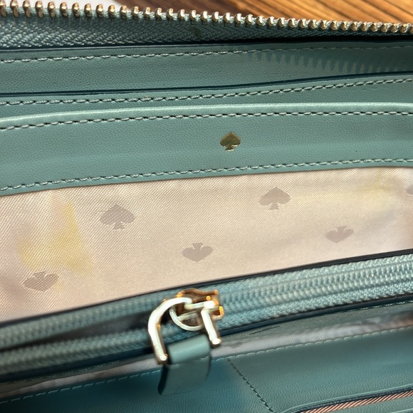 Kate Spade: Cameron Large Continental Wallet - Picture 7 of 9